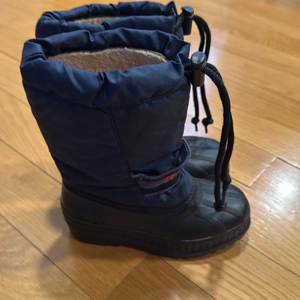 Kamik boys winter snow boots size 11.